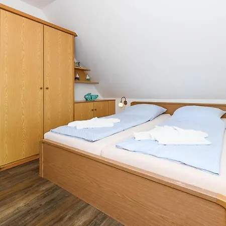 Bootsweg 18 Ferienwohnung 11 *